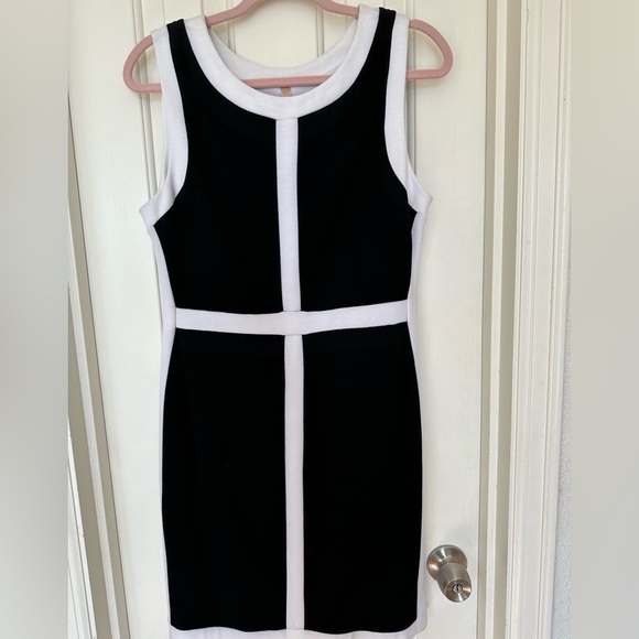Bailey 44 Black White Trimmed Taxiway Dress Large Bodycon Styling Made In USA - Picture 1 of 10